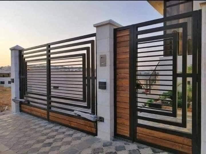 Steel & Wood Sliding Gate