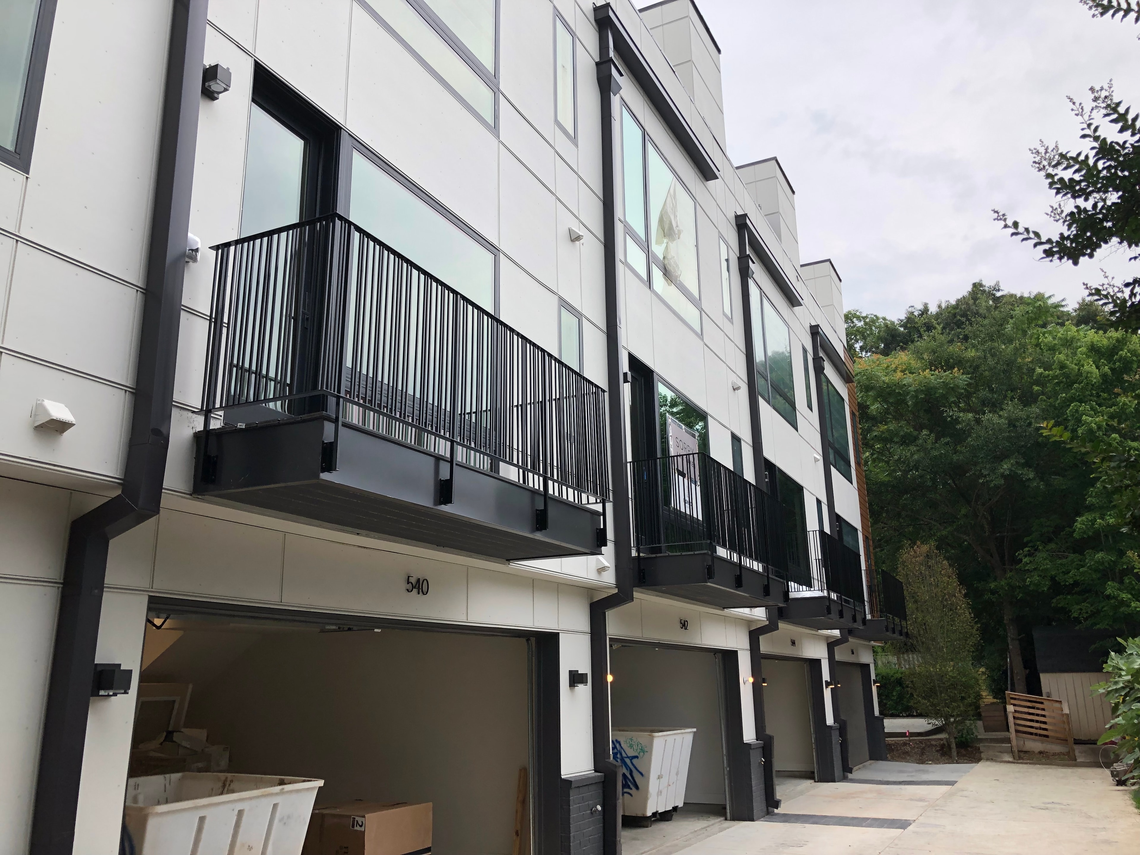 Basic Railing Modern Building